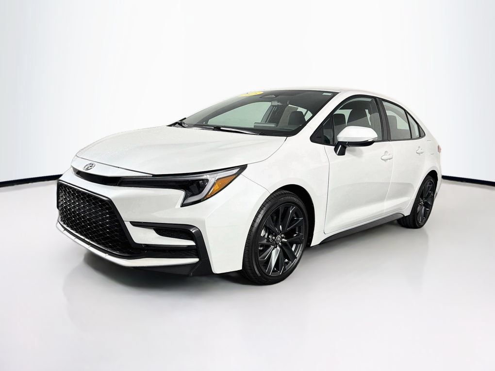 Used 2025 Toyota Corolla SE FWD image 3