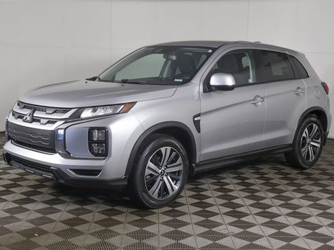 Used 2023 Mitsubishi Outlander Sport ES AWD/4WD image 3