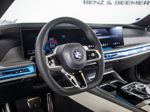 Used 2023 BMW 760i xDrive AWD/4WD image 23