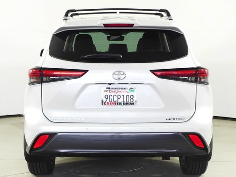 Used 2023 Toyota Highlander Limited FWD image 8