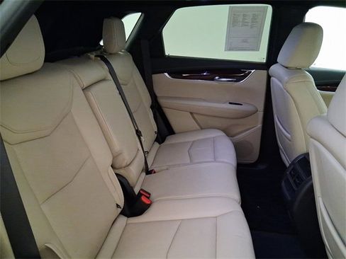 Used 2019 Cadillac XT5 Luxury image 16