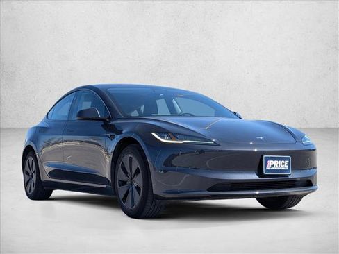 Used 2025 Tesla Model 3 Long Range image 3