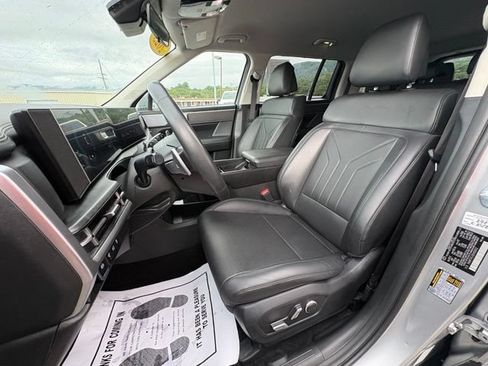Used 2025 Hyundai Santa Fe SEL FWD image 24