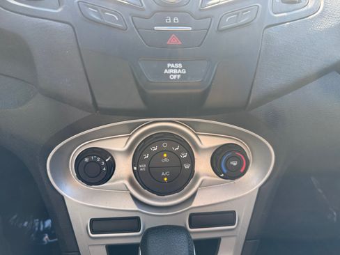 Used 2019 Ford Fiesta SE FWD image 13