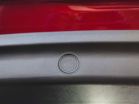 Used 2024 Tesla Model Y Performance image 40