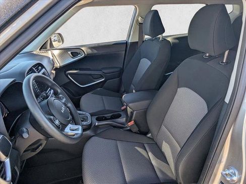 Used 2025 Kia Soul LX w/ LX Technology Package image 15