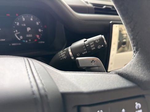 Used 2024 Land Rover Defender 90 V8 image 43