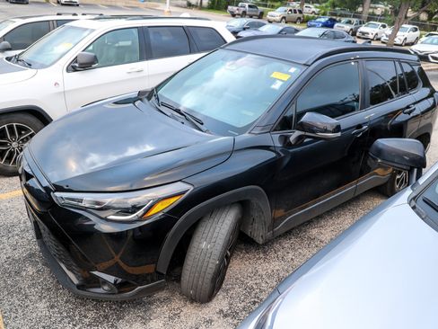 Used 2023 Toyota Corolla Cross AWD Hybrid image 3