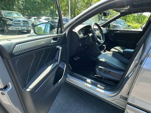 Used 2024 Volkswagen Tiguan SE R-Line AWD/4WD image 29