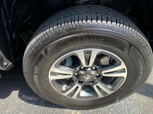 Used 2017 Toyota Tacoma TRD Sport w/ Tow Package (A/T) AWD/4WD image 65