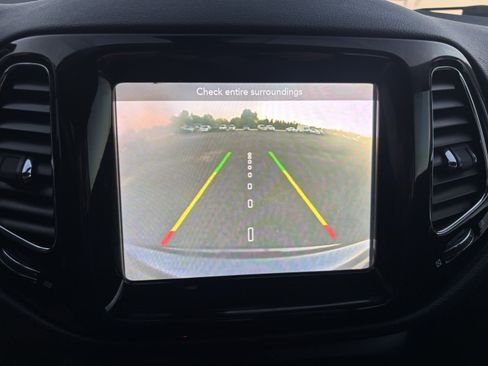 Used 2020 Jeep Compass Limited FWD image 13