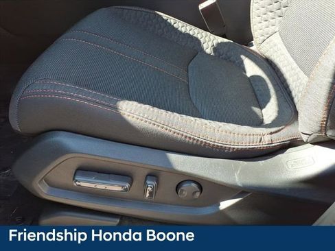 Used 2025 Honda Pilot Sport image 11