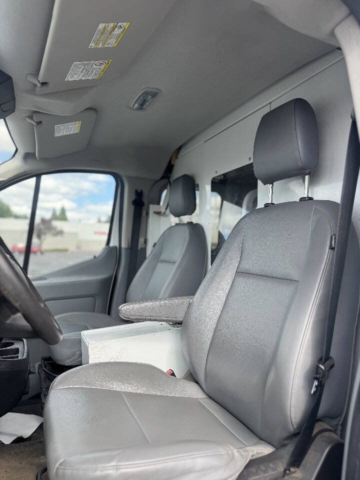 Used 2016 Ford Transit 150 130 Low Roof RWD image 3
