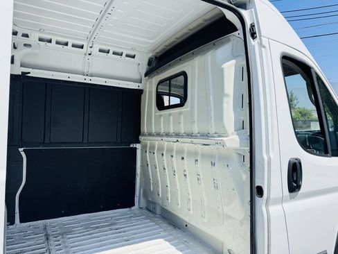 Used 2025 RAM ProMaster 2500 w/ Convenience Group FWD image 22