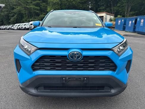 Used 2019 Toyota RAV4 LE w/ Carpet Mat Package AWD/4WD image 8