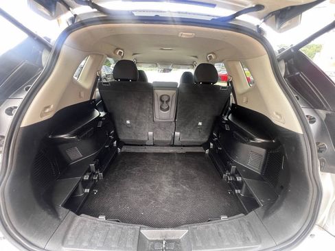 Used 2019 Nissan Rogue SV FWD image 14