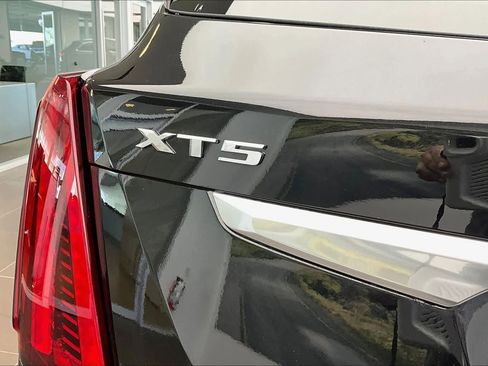 Used 2022 Cadillac XT5 Luxury image 61