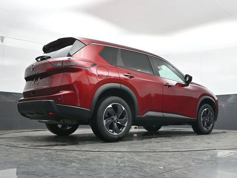 Used 2025 Nissan Rogue SV AWD/4WD image 43