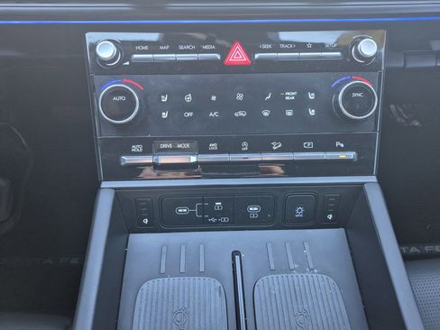 Used 2024 Hyundai Santa Fe Calligraphy image 10