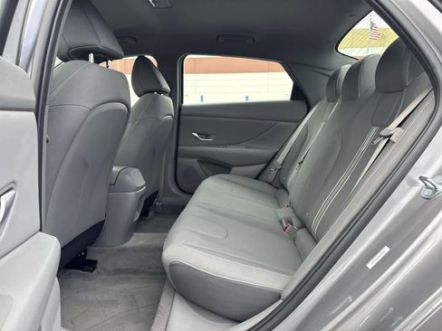 Certified 2025 Hyundai Elantra Sport image 26