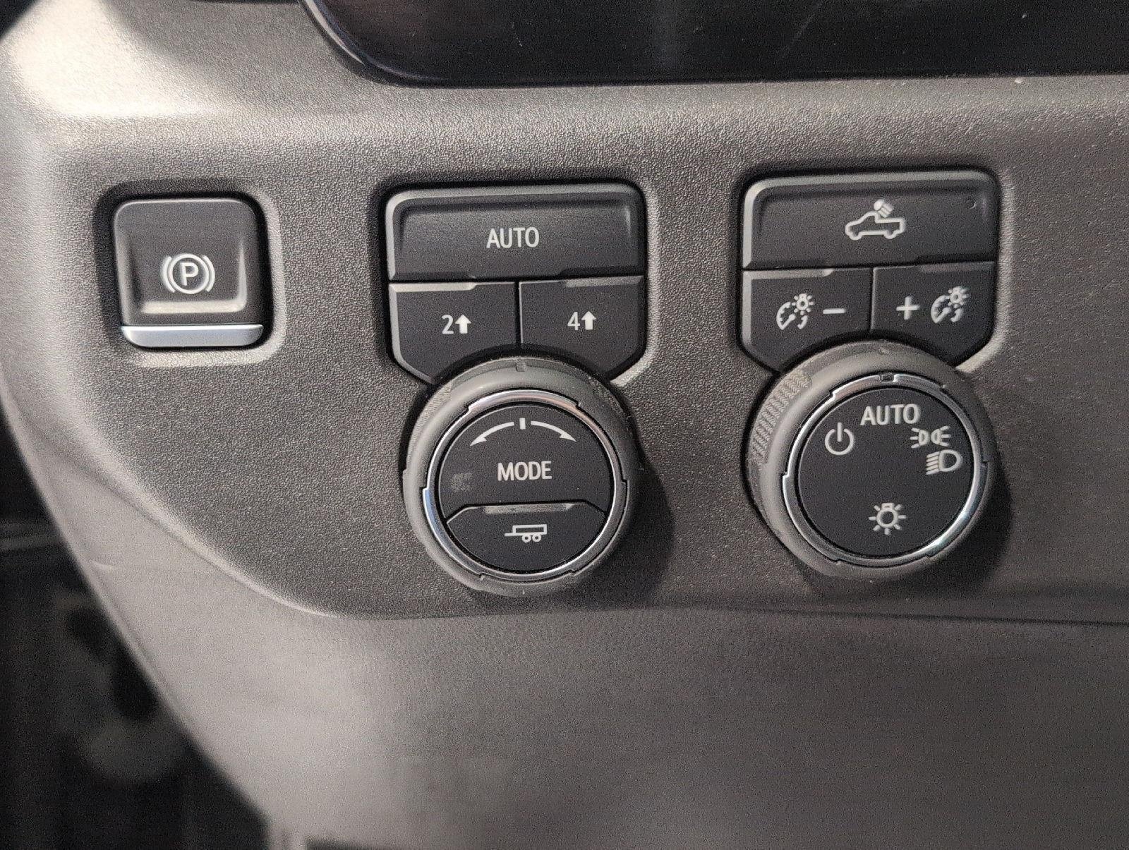 Used 2024 Chevrolet Silverado 1500 LT AWD/4WD image 10