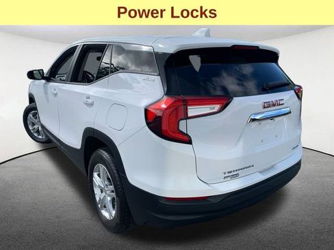 Used 2024 GMC Terrain SLE image 10
