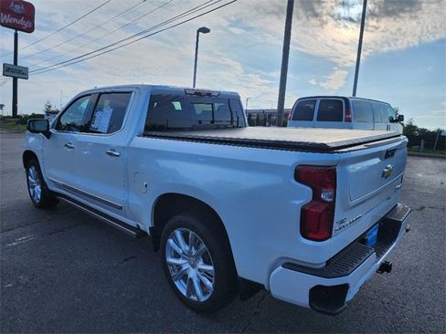 Used 2024 Chevrolet Silverado 1500 High Country w/ Technology Package image 5