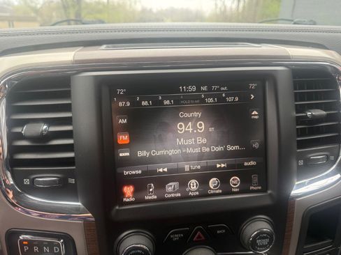 Used 2015 RAM 1500 Laramie w/ Convenience Group image 14