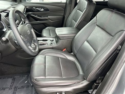 Used 2023 Chevrolet Traverse RS image 19