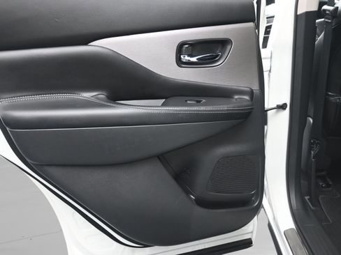 Used 2023 Nissan Murano SV w/ SV Midnight Edition Package FWD image 13