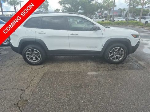 Used 2021 Jeep Cherokee Trailhawk w/ Premium Leather Package AWD/4WD image 5