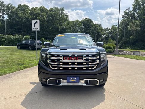 Used 2025 GMC Sierra 1500 Denali AWD/4WD image 2