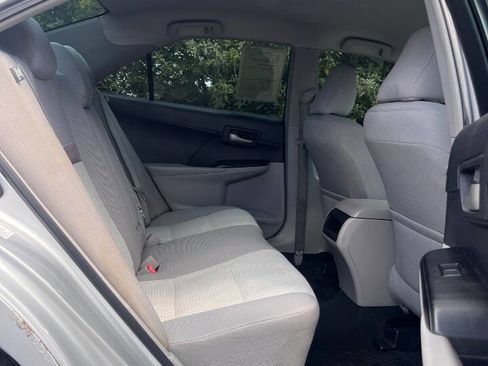 Used 2014 Toyota Camry LE image 18