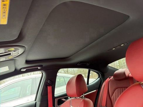 Used 2023 Genesis G70 2.0T w/ Sport Prestige Package image 30