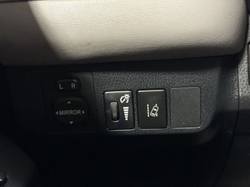 Used 2018 Toyota RAV4 XLE w/ Plus Extra Value Package AWD/4WD image 18