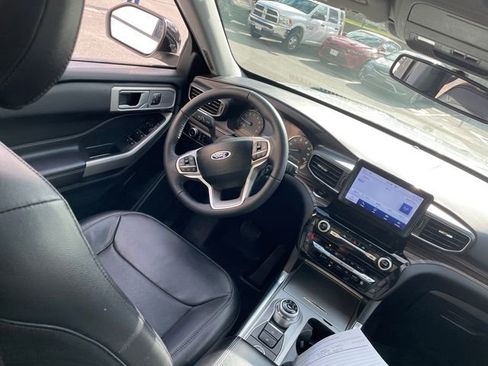 Used 2023 Ford Explorer Limited w/ Class IV Trailer Tow Package image 25