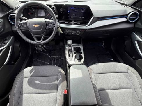 Used 2026 Chevrolet Trax LS FWD image 24