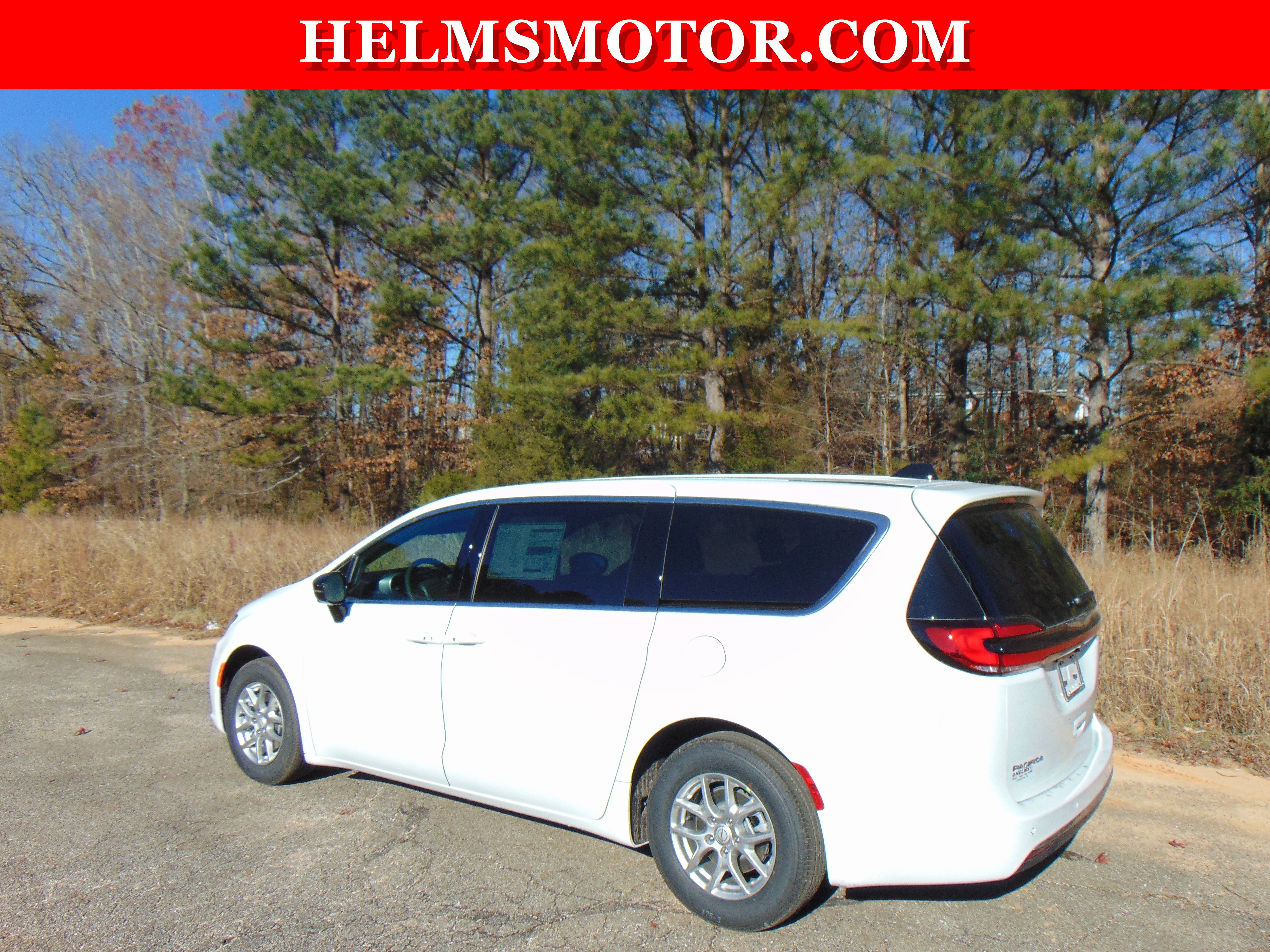New 2026 Chrysler Pacifica Select FWD image 10