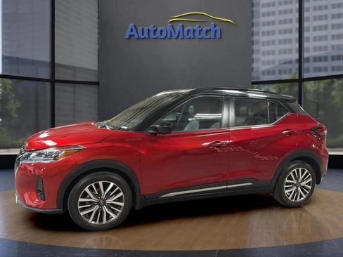 Used 2023 Nissan Kicks SR w/ SR Premium Package FWD image 6