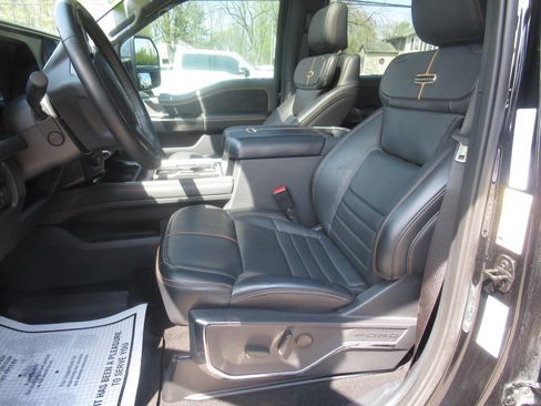 Used 2023 Ford F450 Platinum AWD/4WD image 21