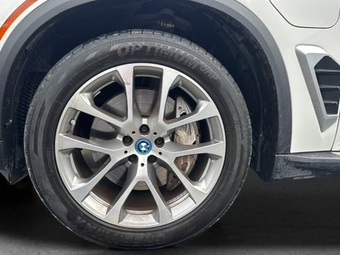 Used 2025 BMW X5 xDrive50e AWD/4WD image 19