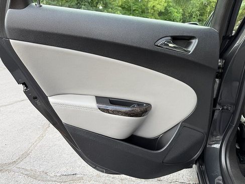 Used 2015 Buick Verano FWD image 19
