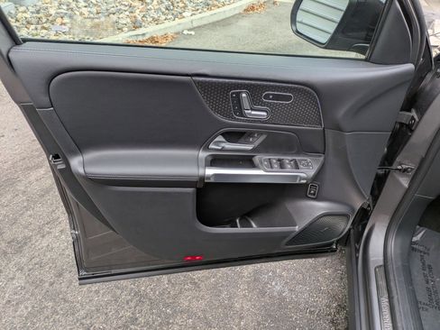 New 2026 Mercedes-Benz GLB 250 4MATIC image 11