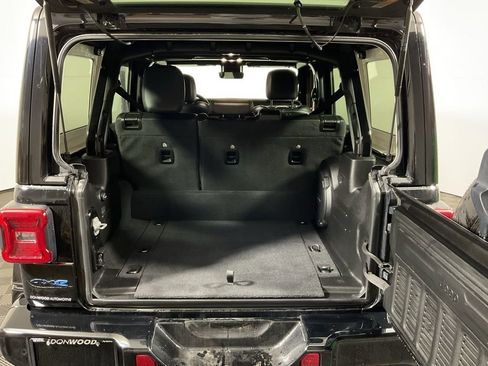 Used 2021 Jeep Wrangler Unlimited Sahara image 15