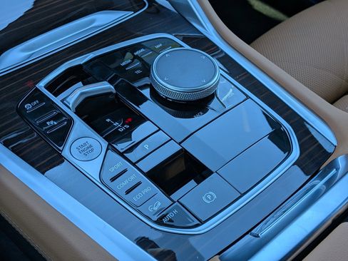 New 2026 BMW X6 xDrive40i w/ Climate Comfort Package image 26