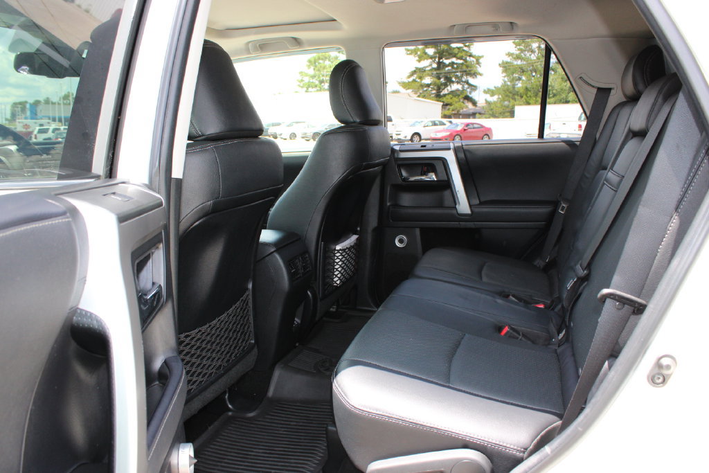 Used 2022 Toyota 4Runner Limited AWD/4WD image 12