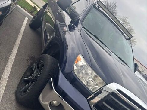 Used 2010 Toyota Tundra 4x4 Double Cab image 2