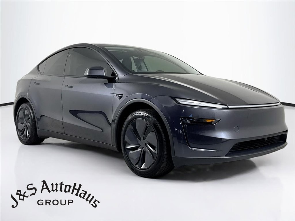 Used 2026 Tesla Model Y AWD image 1