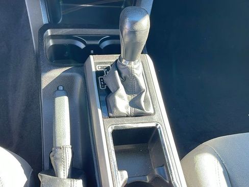 Used 2016 Toyota Tacoma SR5 image 22