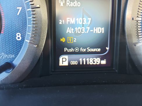 Used 2015 Toyota Sienna XLE image 16